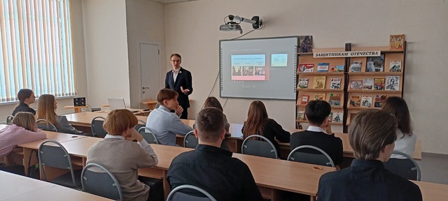 Встреча с руководителем &amp;quot;Нулевой кафедры&amp;quot; М.Д. Захаровым (Кафедра истории России, ОГПУ).