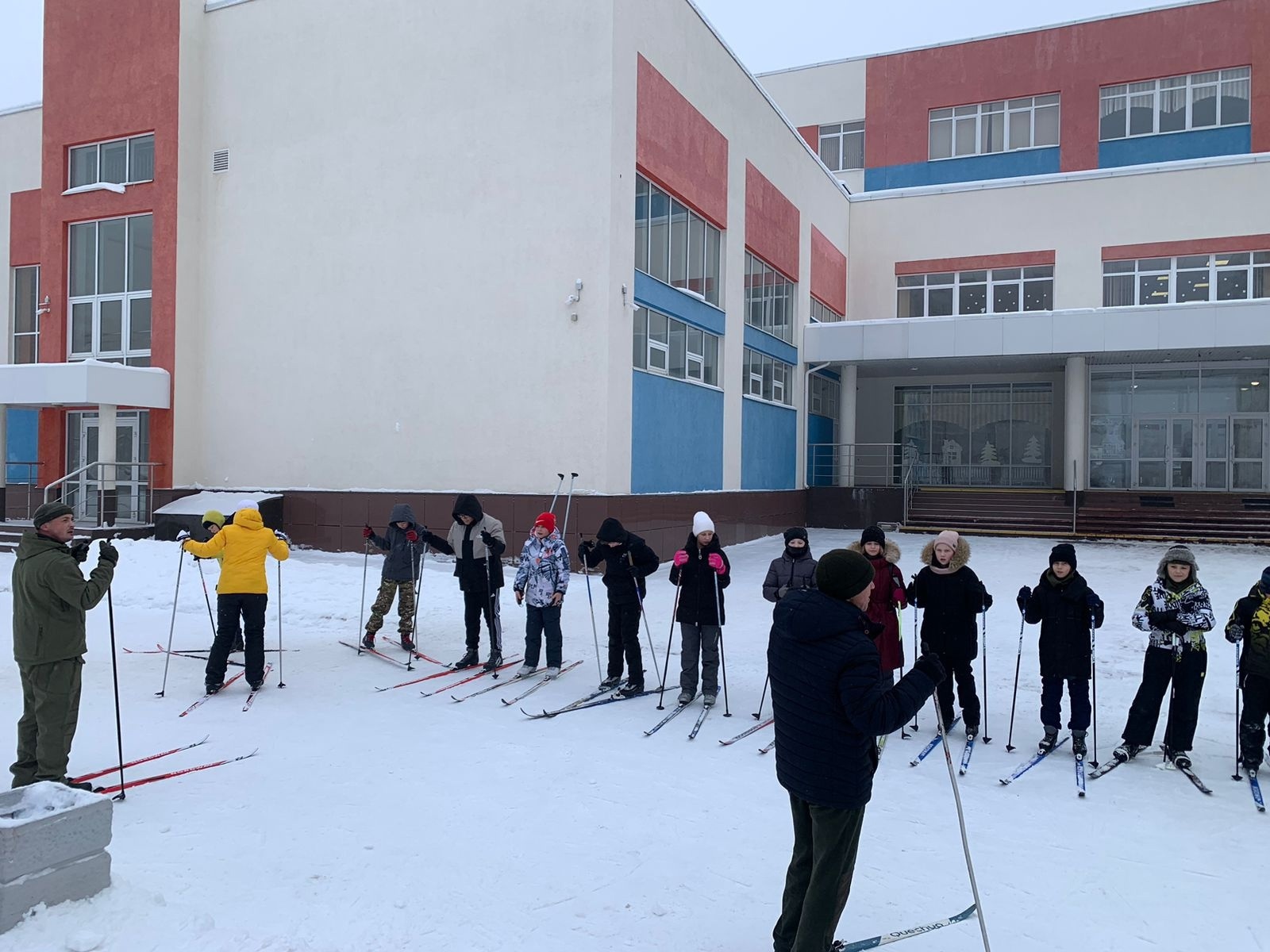 Практические занятия по лыжной подготовке.